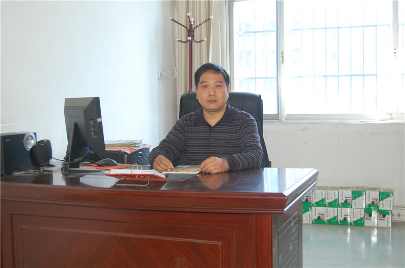 杨新昌:池州生态经济学校副校长,党总支委员大学本科学历,高级讲师